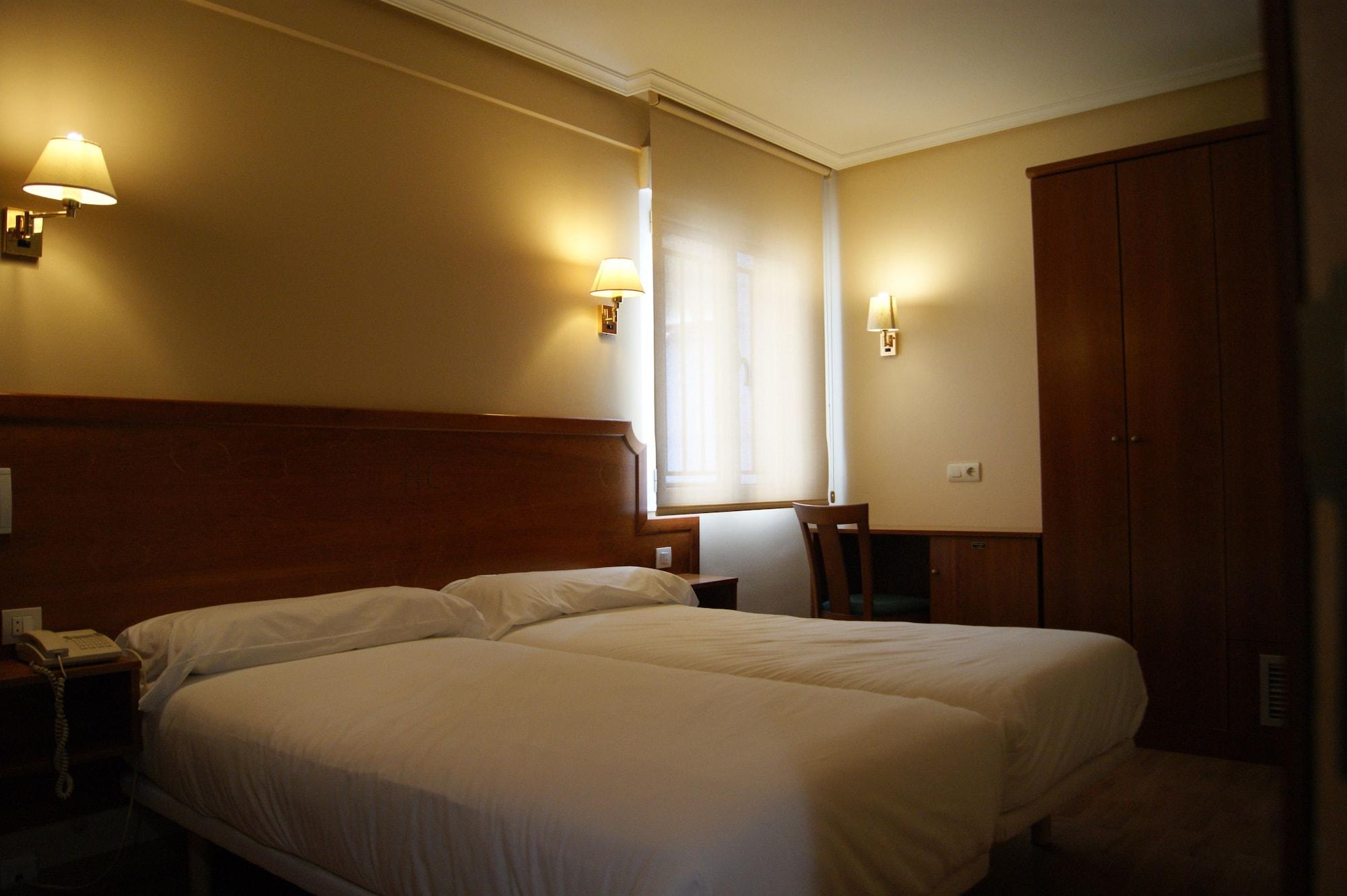 El Retiro De Cardea Hotel Oviedo Luaran gambar