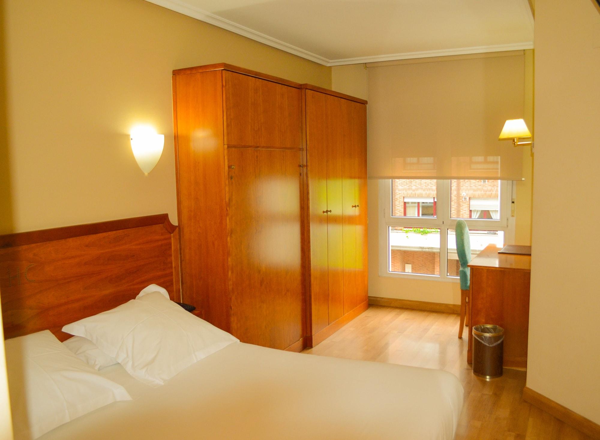El Retiro De Cardea Hotel Oviedo Luaran gambar