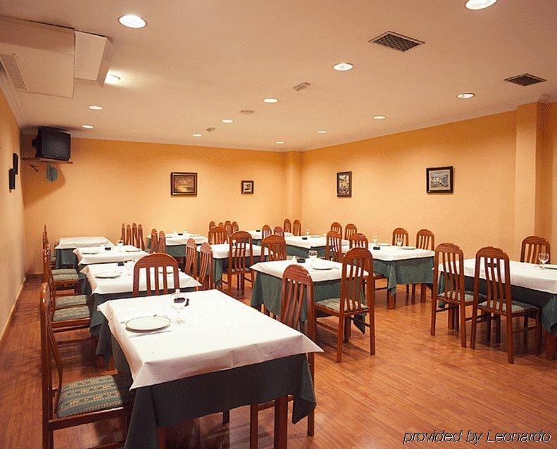 El Retiro De Cardea Hotel Oviedo Restoran gambar